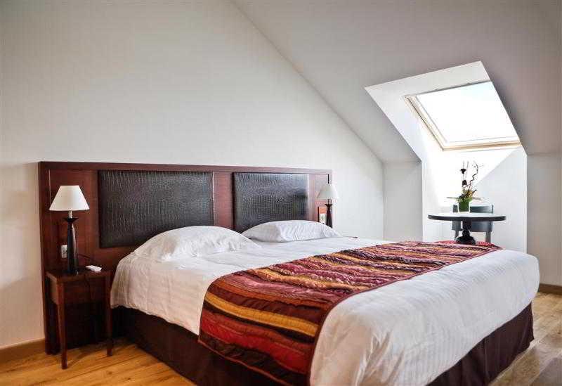 Le Mauritia Hotel Et Spa Порник Екстериор снимка