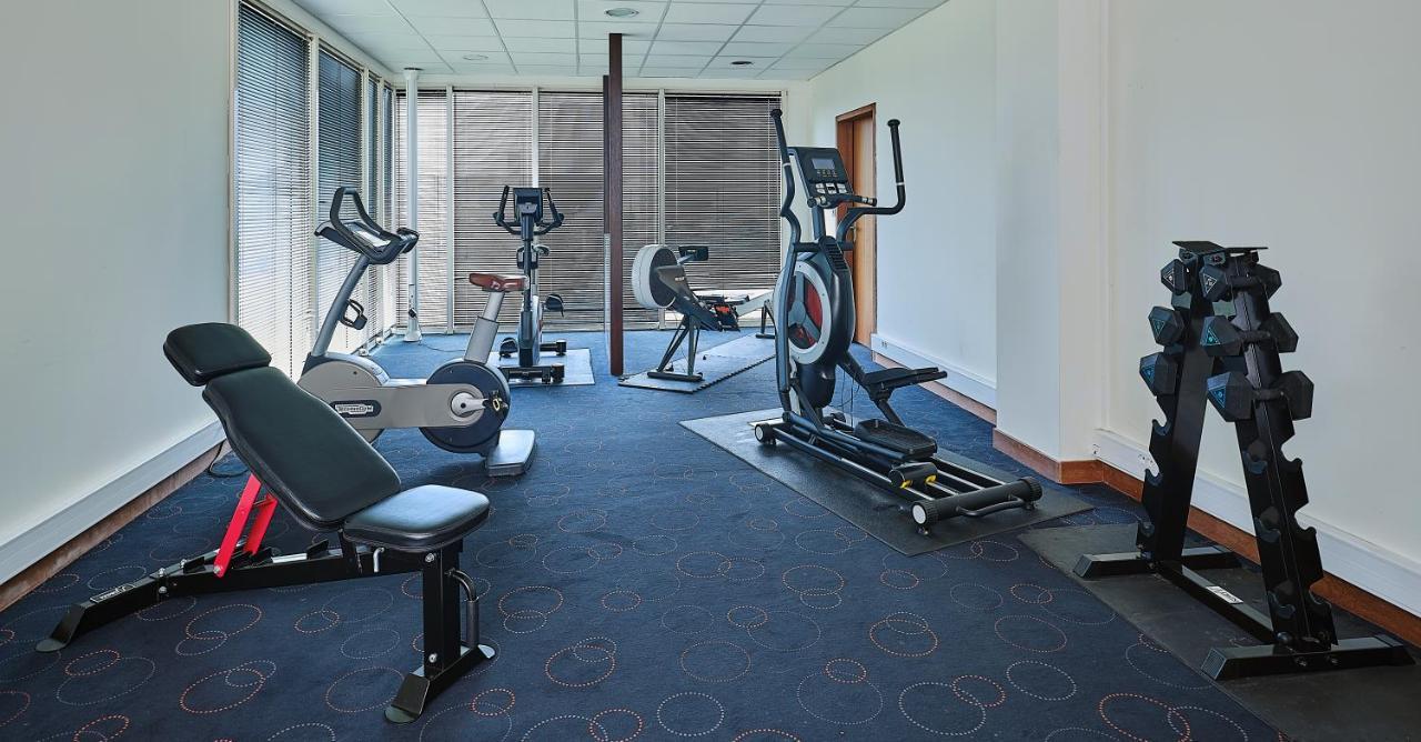 Le Mauritia Hotel Et Spa Порник Екстериор снимка