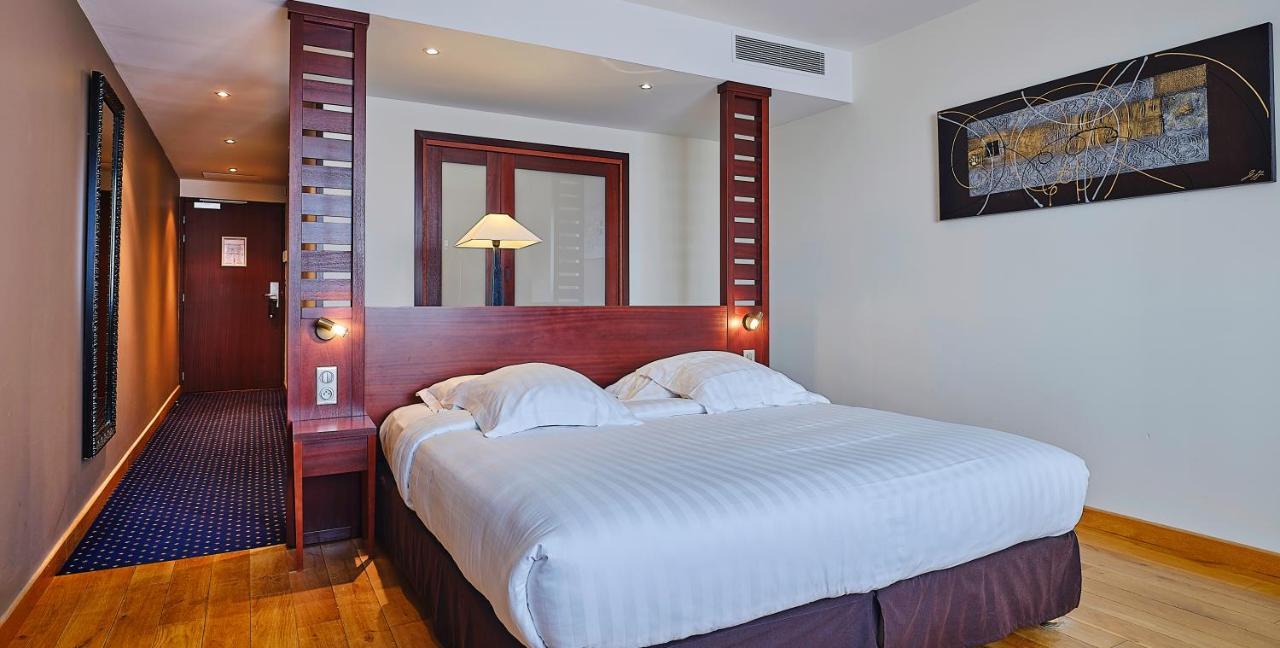 Le Mauritia Hotel Et Spa Порник Екстериор снимка