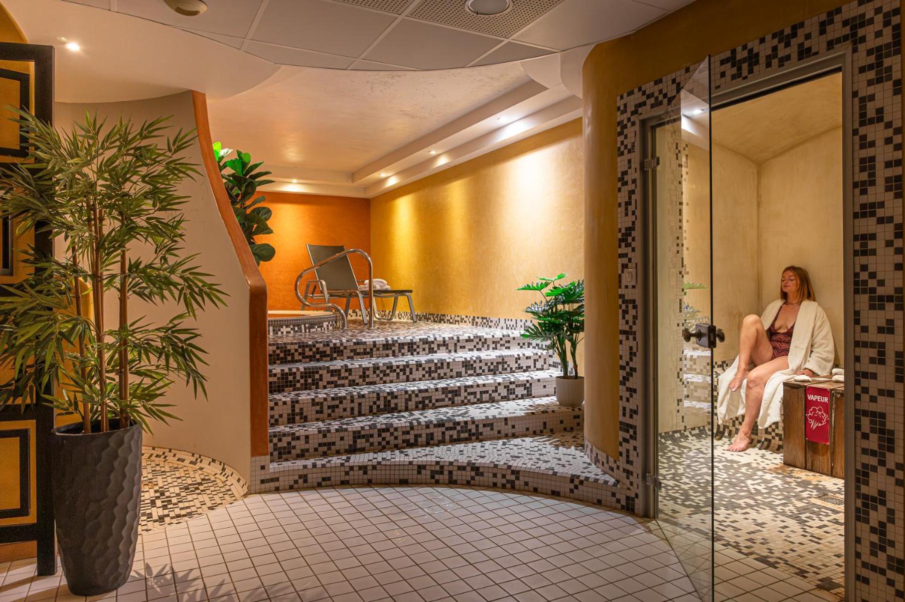 Le Mauritia Hotel Et Spa Порник Екстериор снимка