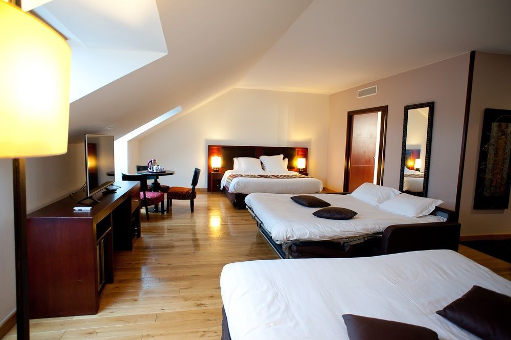 Le Mauritia Hotel Et Spa Порник Екстериор снимка