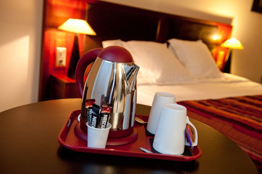 Le Mauritia Hotel Et Spa Порник Екстериор снимка